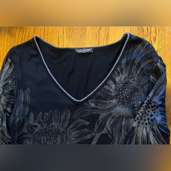 Vanilla Sugar black floral embellished women’s top. Size M. Very good condition - Picture 2 of 16